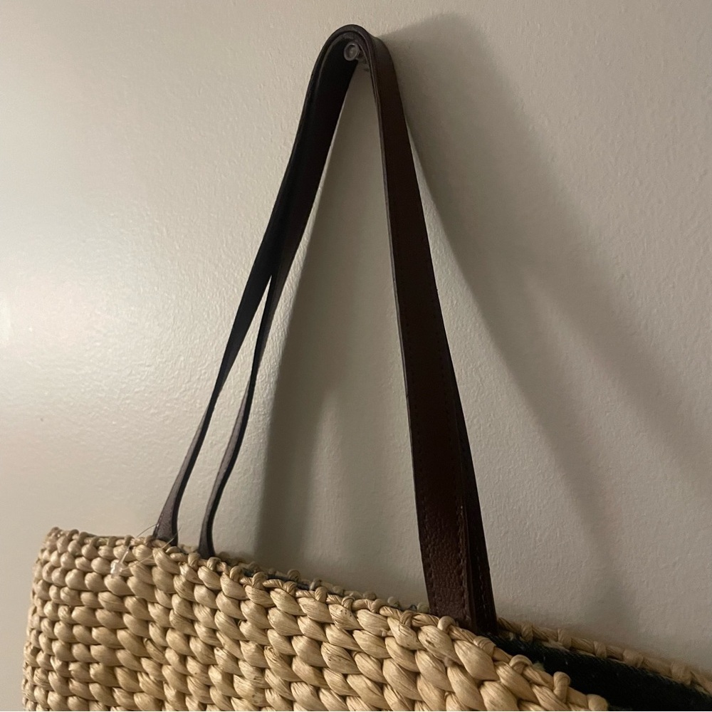 Woven Tote Bag with American Flag Design - Picture 4 of 9